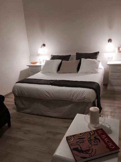Chiaia House Bed & Breakfast Наполи Екстериор снимка