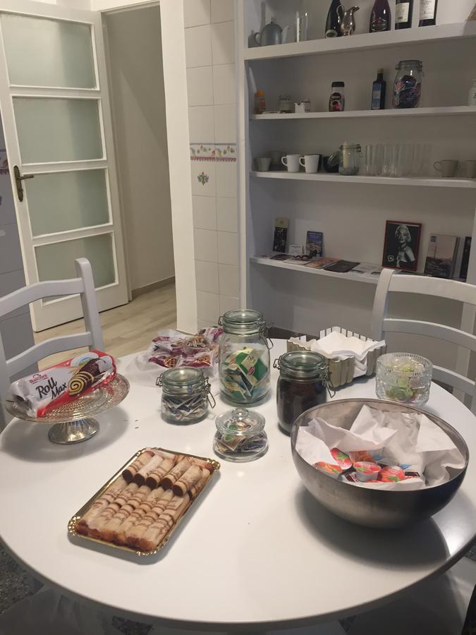 Chiaia House Bed & Breakfast Наполи Екстериор снимка